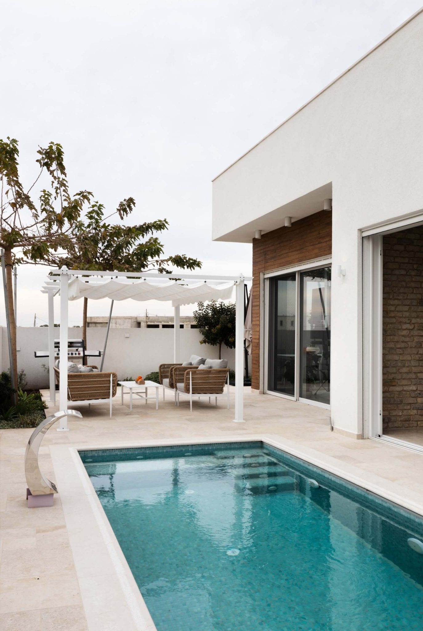 BRICK & BREEZE HOUSE